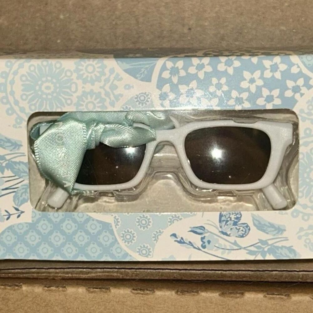 Unbranded Women's White and Blue Sunglasses